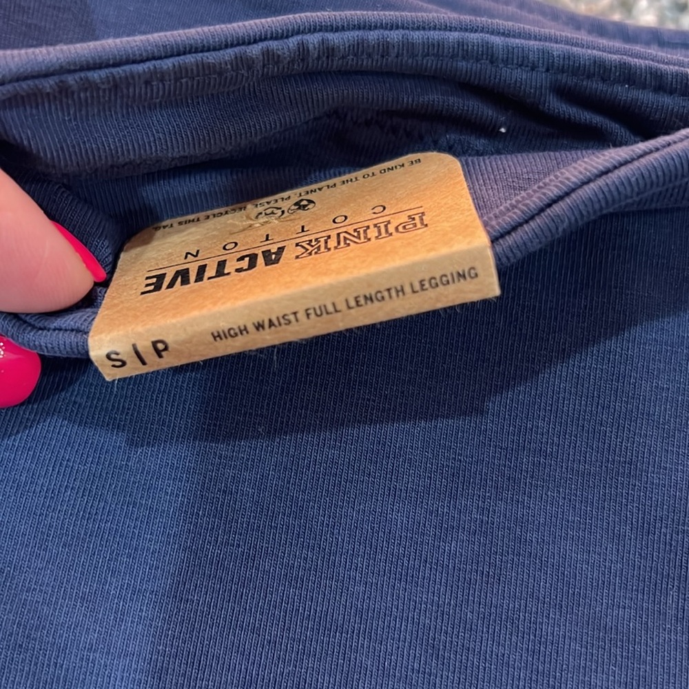 Pink active leggings with tags size small - Picture 2 of 2
